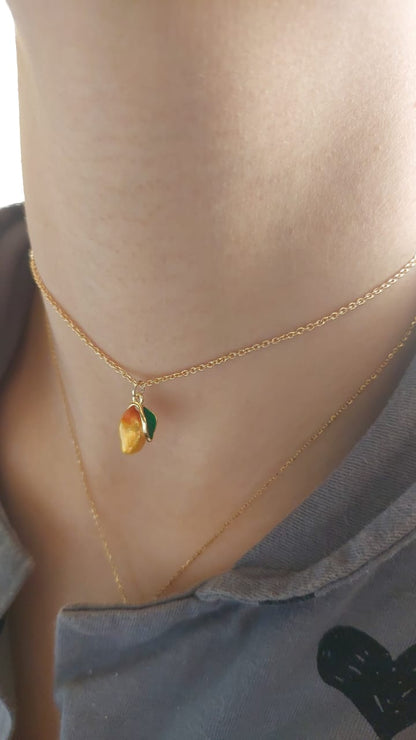 Collier ras du cou en mangue