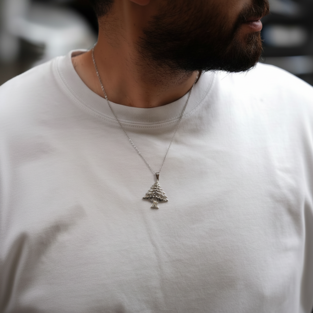silver-cedar-pendant-zoomed-in.png